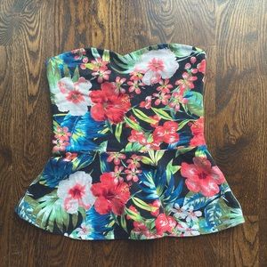 Express, small, sleeveless top, multicolor